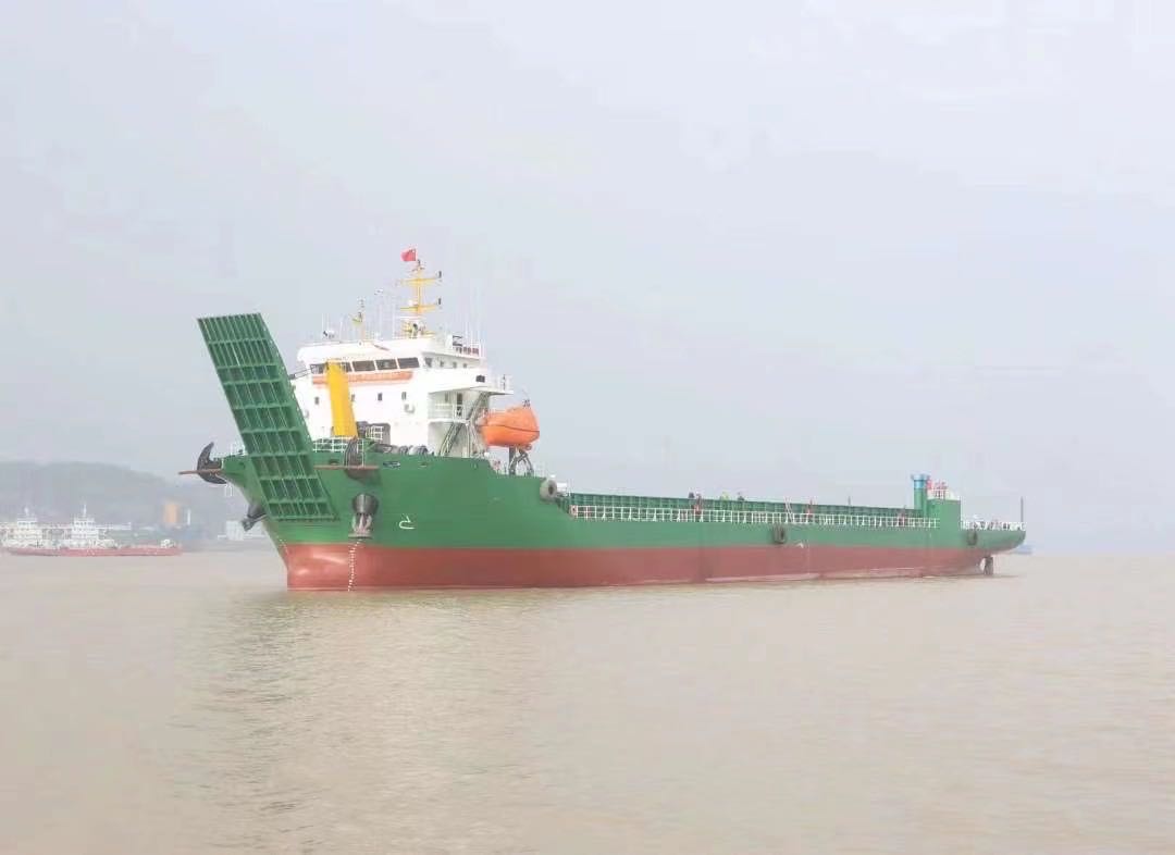 出售20000吨前驾驶无限航区甲板驳船  香港-2.jpg