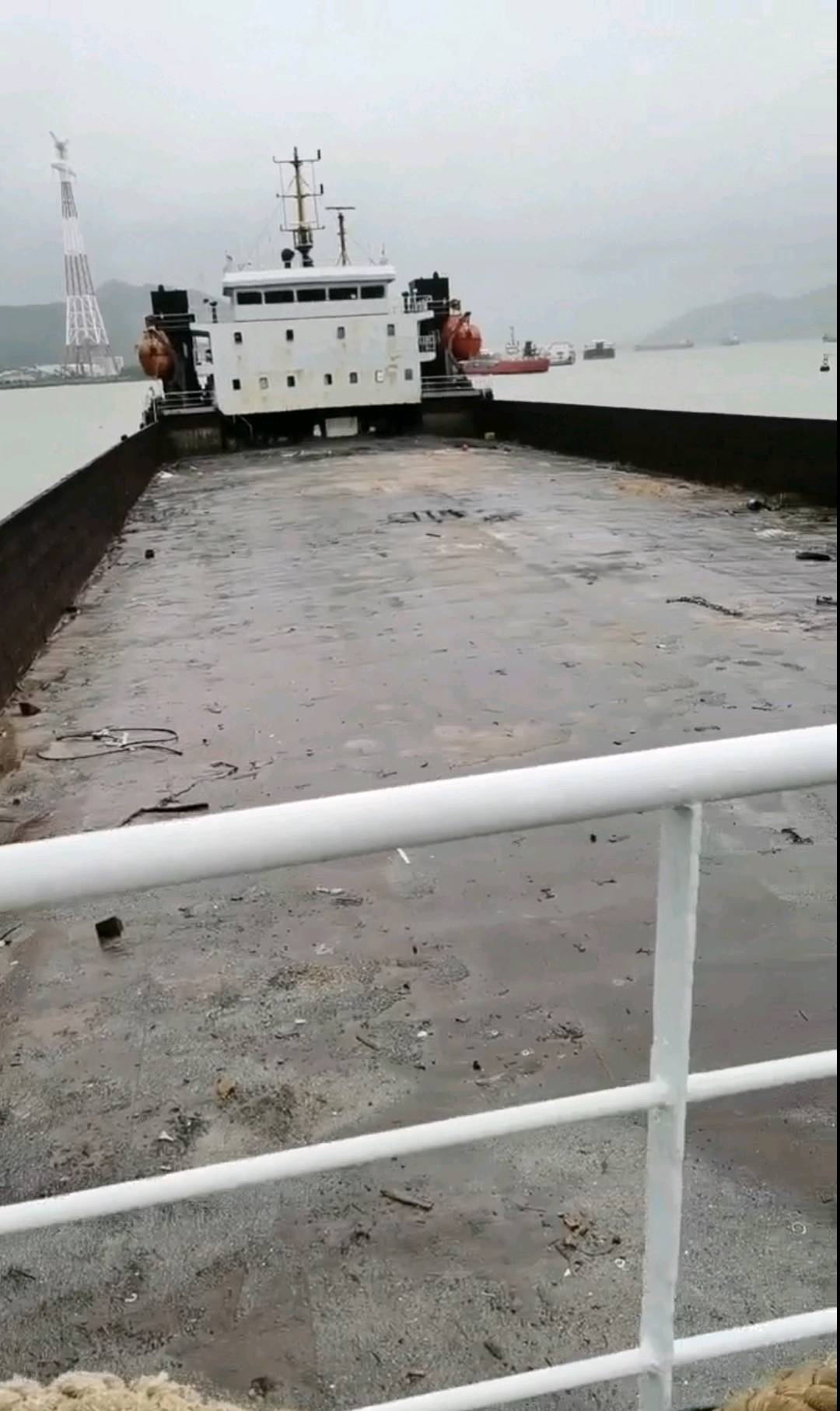 出售：《吉船街375B》 7000吨甲板驳船/前跳/后驾 2015年扬州ZC完工 总长115.8m/宽23m/-2.jpg