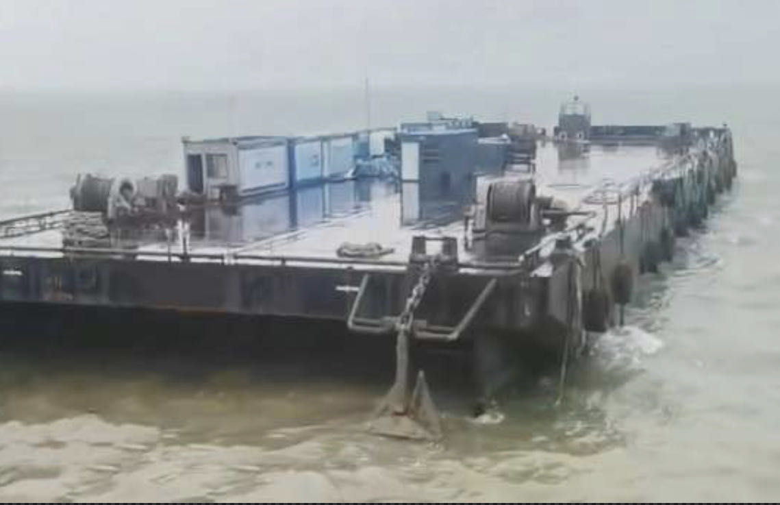 售8800吨无动力驳船  香港-2.jpg