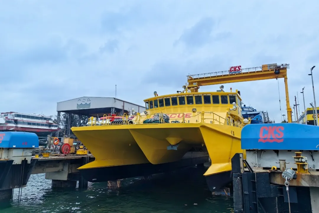 珠江船坞中标喷鼻港机管局船舶维建项目-1.jpg