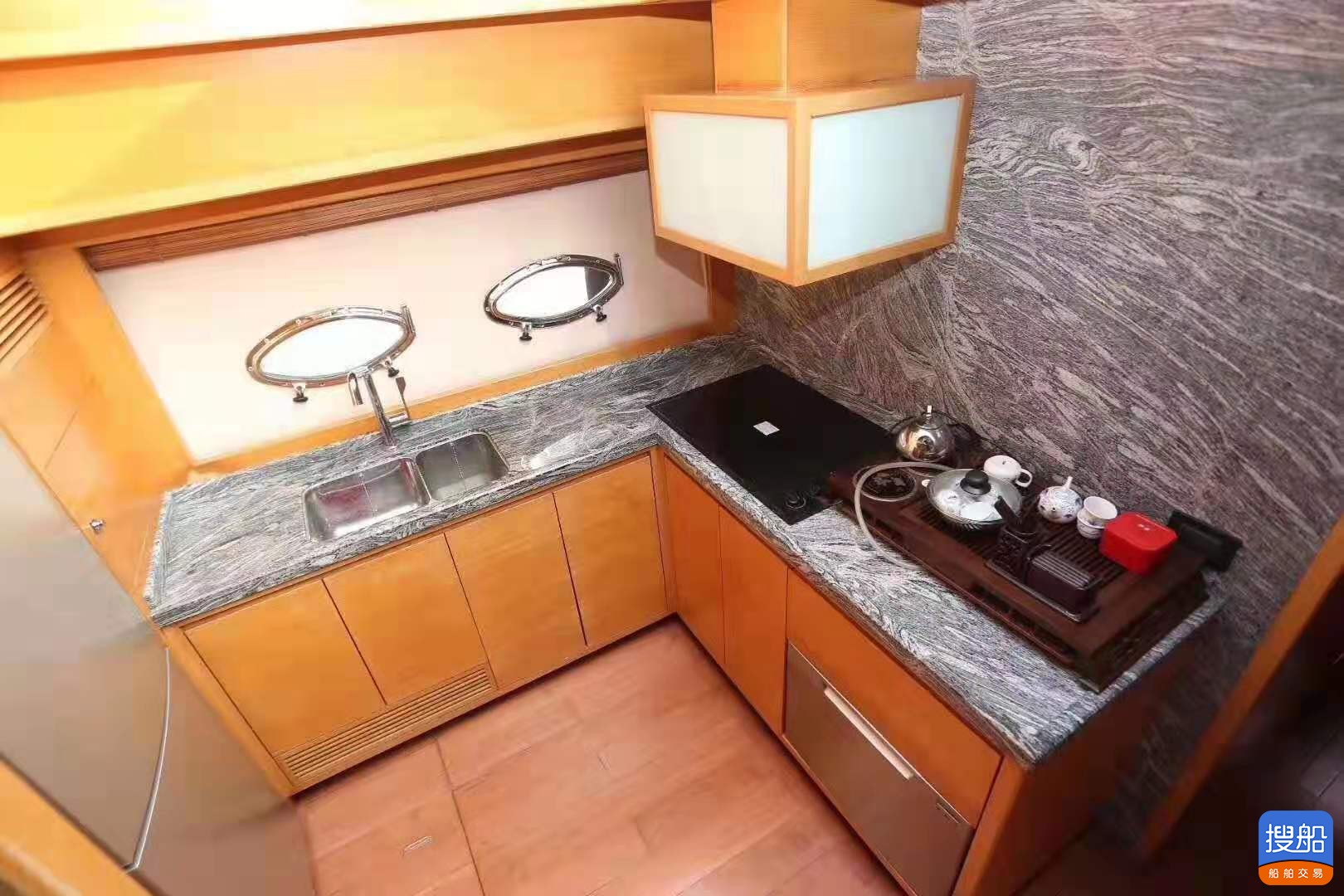 出售2012年造62.8尺沿海豪华游艇 广东 深圳市-3.jpg