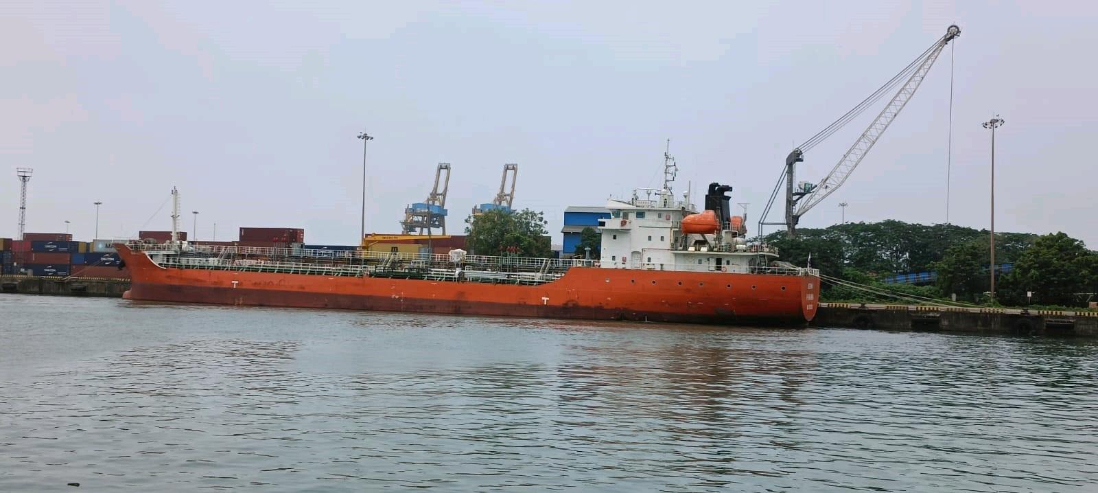 出售6730吨沥青船Sale of 6,730 ton asphalt ships 福建 福州市-2.jpg