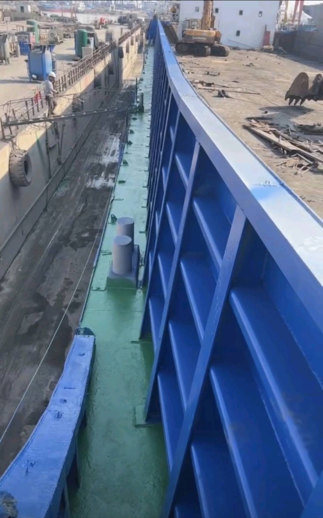 出售5000吨甲板驳后驾驶Sale of 5000 ton deck barge after pilot 福建 福州市-2.jpg