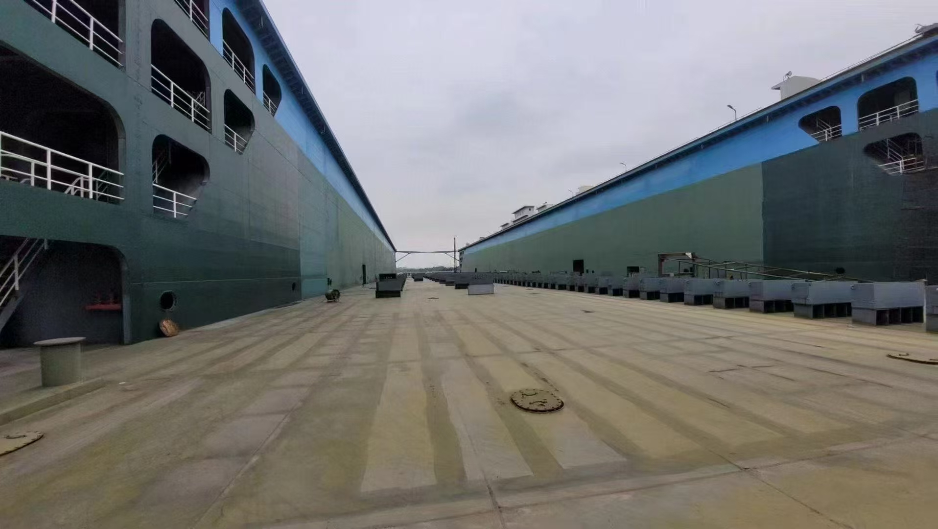 出售22000吨举力浮船坞 广东 深圳市-2.jpg
