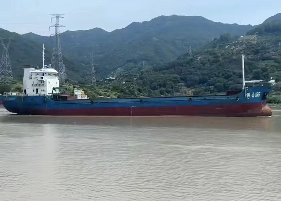 出售：2615吨多用途船 双底双壳结构 舱口尺寸：宽10.20mx长25.2mx两仓一样。仓内可装3-2.jpg