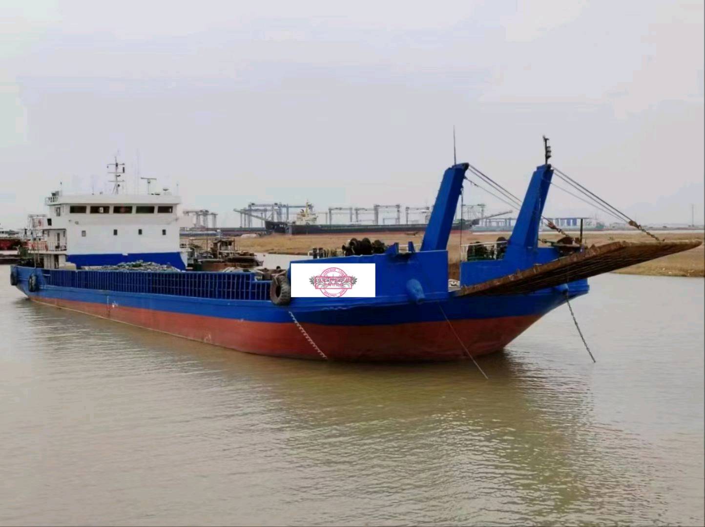出售3400吨后驾驶甲板驳Sell 3400 tons of rear-deck barge 福建 福州市-2.jpg