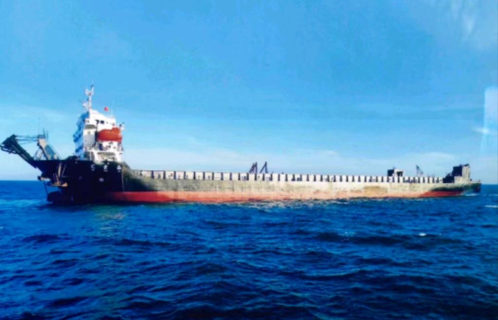 出售17000吨前驾驶甲板驳17,000 tons of front-deck barge for sale 福建 福州市-2.jpg