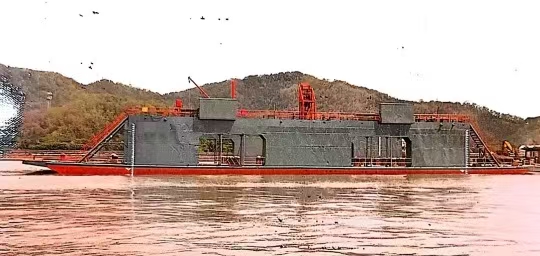出售2001年造1000举力内河浮船坞 广东 深圳市-2.jpg