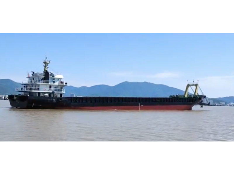 【出售】5700吨后驾驶甲板驳船（LCT）出售  上海-2.png