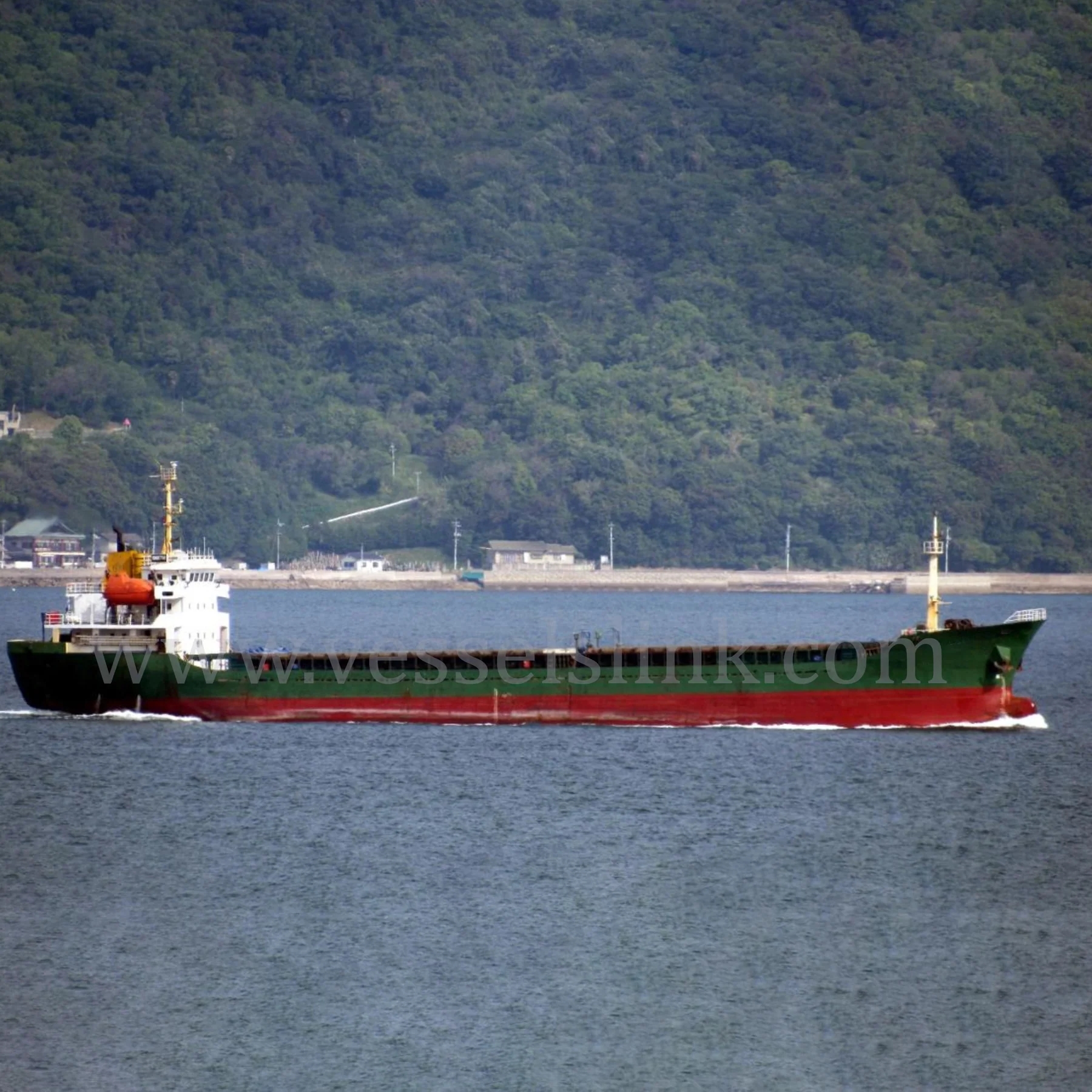 2016年建造的2700载重吨144标准箱集装箱船出售 江苏 南京市-2.jpg