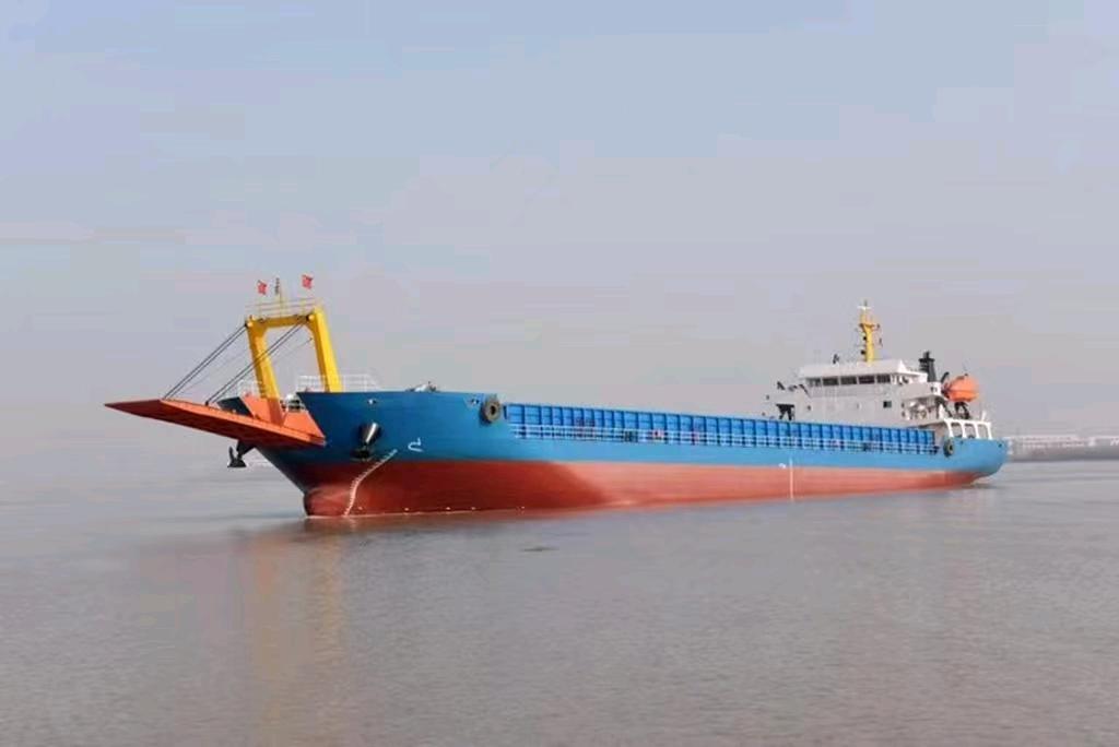 待售：5000吨后驾甲板驳 For Sale: 5000-ton Stern-driven Deck Barge 福建 宁德市-2.jpg