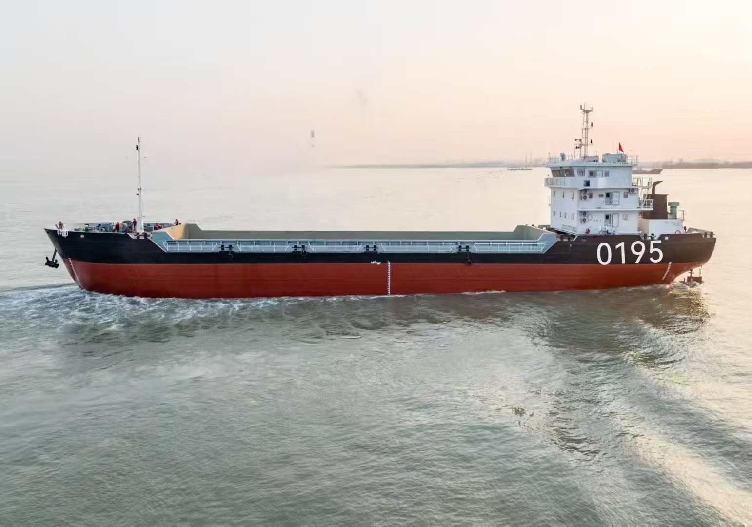 出售2025年造沿海3600方4500吨开体泥驳 广东 深圳市-2.jpg