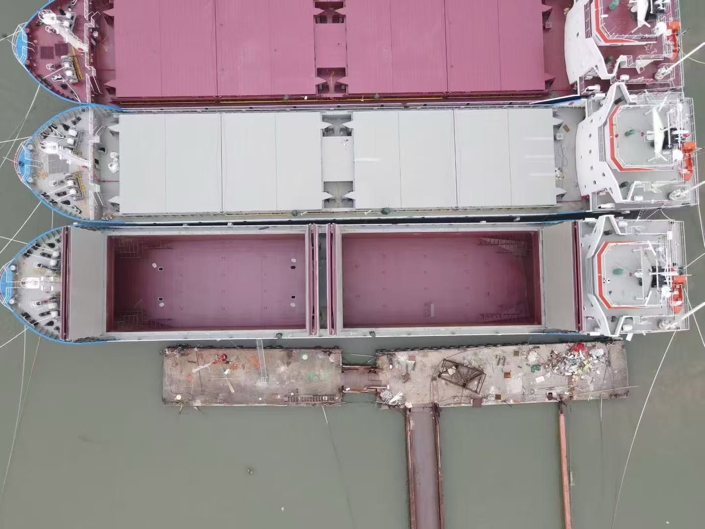 售多用途船4800吨，液压盖  香港-2.jpg