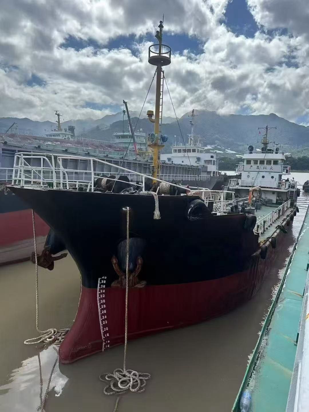 低价出售：1000吨双壳加温油船 建造年份：2010年 建造地址：中国 福建 宁德市-2.jpg