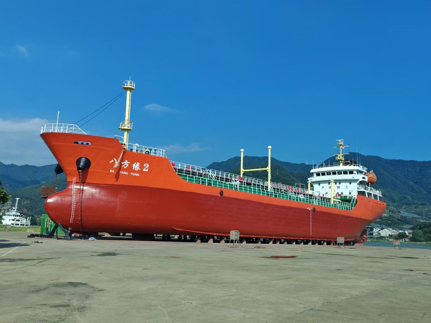 出售：4200吨双壳加温油船（闪点< 60’C) 建造年份：2011年 建造地址：中国 浙江 福建-2.jpg