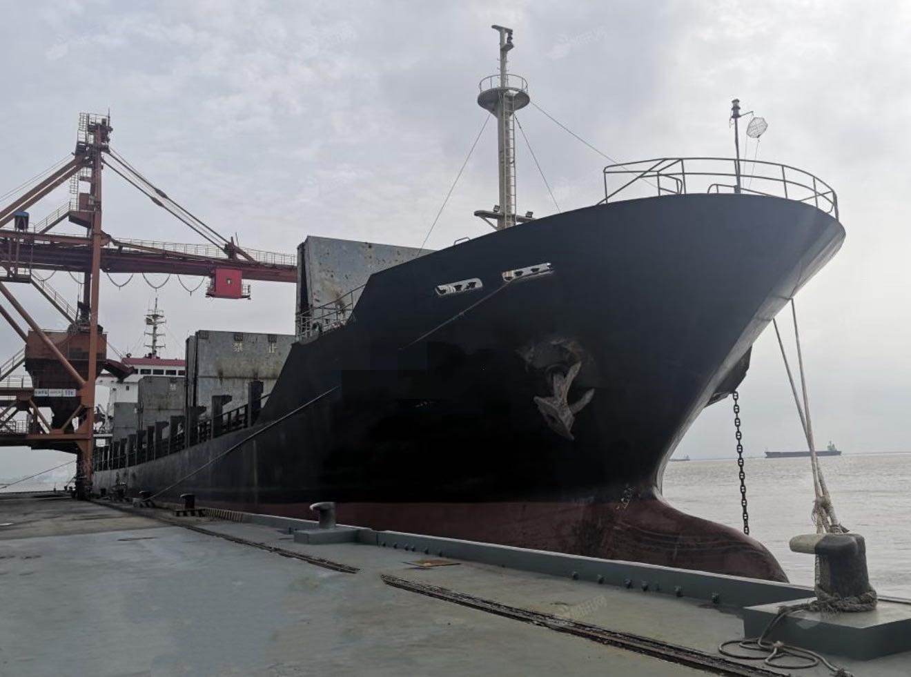 出售：10500吨集散两用船 装载集装箱：475TEU 建造年份：2005年 建造地址：中国 浙江-2.jpg