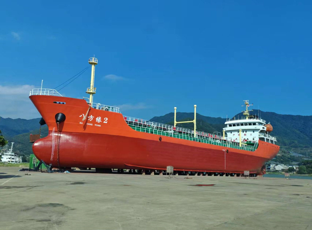 出售：4200吨双壳加温油船（闪点< 60’C) 建造年份：2011年 建造地址：中国 浙江 福建-2.jpg