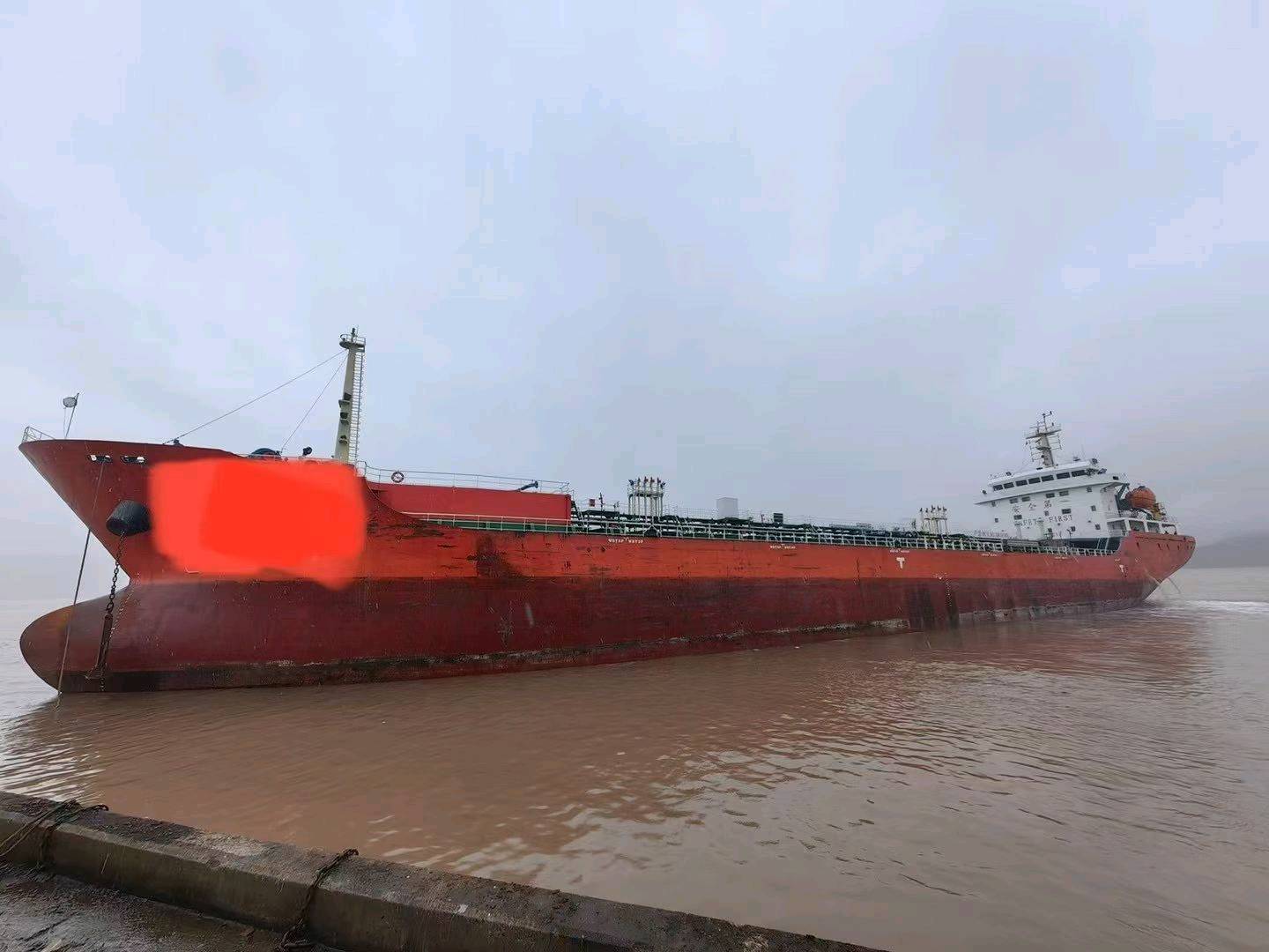 出售7100吨油船Sell 7,100-ton tanker 福建 福州市-2.jpg