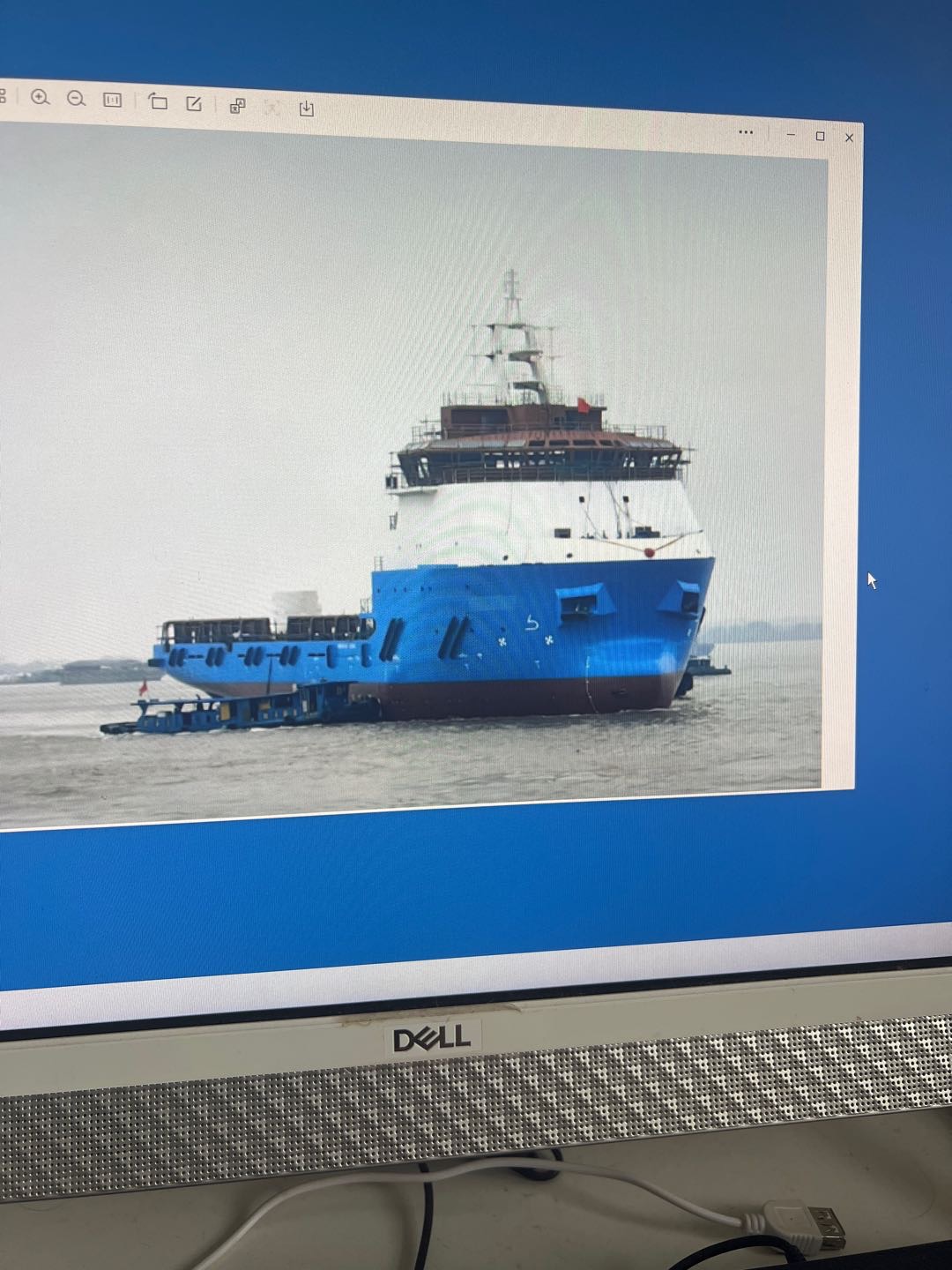 72m PSV (Focal 515ST) - China Flag  香港-2.jpg