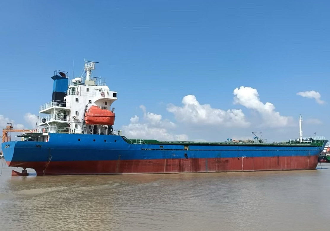 出售：5150吨在航货船 建造年份：2005年 建造地址：中国 浙江 福建 宁德市-2.jpg
